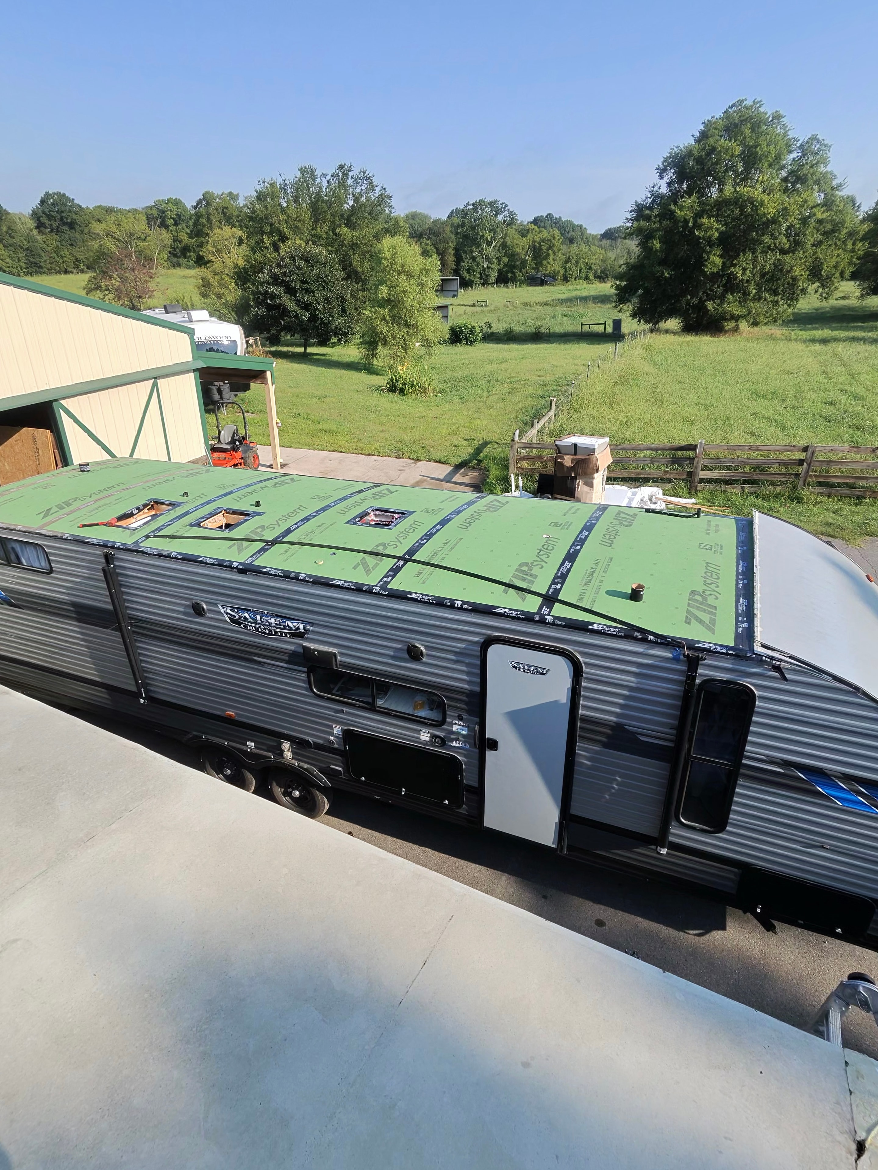 RV roofing repair service